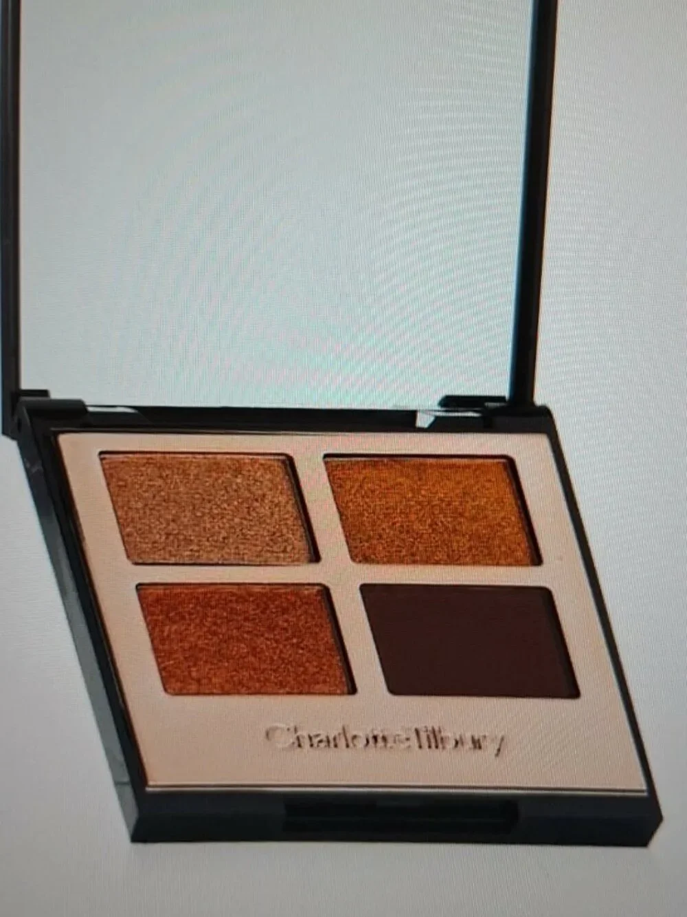 BRAND NEW AUTHENTIC UNTESTED CHARLOTTE TILBURY THE QUEEN OF GLOW EYESHADOW